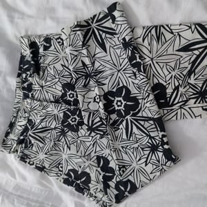 Vintage | funky floral mom jeans